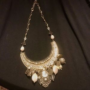 Beautiful statement piece necklace in faux gold